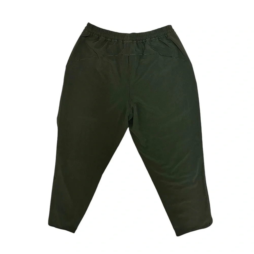 Lululemon Keep It Classic Crop 23” Size 8 in Dark Olive